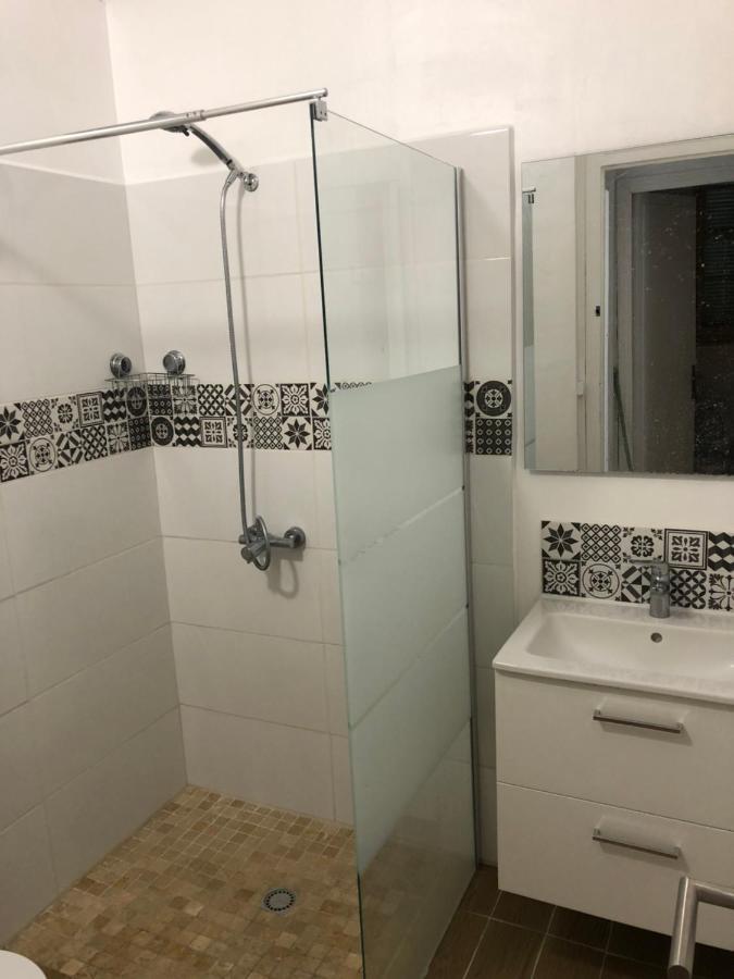 Hostal La Promenade House Niza